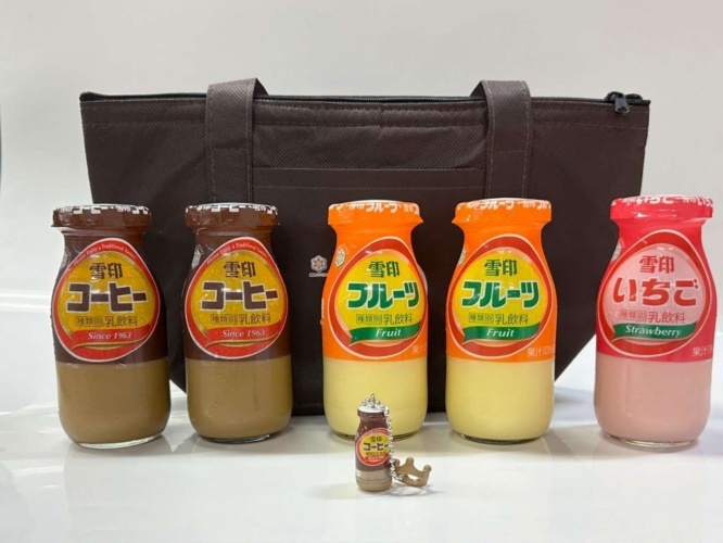 瓶入りって、テンション上がるよね(編集部撮影)