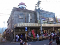 屋上のドームは大町のシンボル（画像はすべて「松葉屋ゲストハウス」提供）