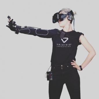 Valkyrie Industriesの触覚型VRスーツは企業の教育訓練用に向いている
