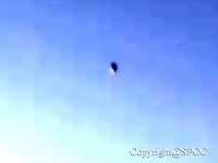 東京湾上空に現れた「紡錘形UFO」
