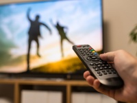 ​ジャニーズNEWSの加藤シゲアキ、書いた本が映画に。『ピンクとグレー』