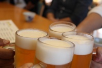 味がわかるのはまだ先？ 6割以上の大学生が「ビールおいしくない」と回答！ 「苦すぎ」「後味が悪い」
