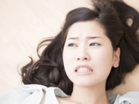 これだけは許せない「彼氏のクセ」6つ「家では裸で、しかも……」