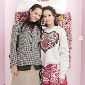 インスタグラム：Cocomi(@cocomi_553_official)より