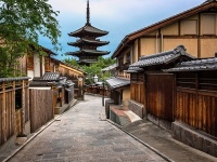 結婚後、旦那さんの転勤に喜んでついて行きたい都市ランキング！ 古都京都に僅差で勝った1位は!?