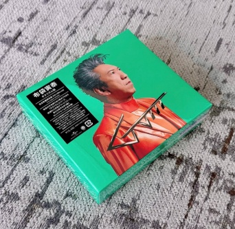 Instagram:布袋寅泰(@hotei_official)より