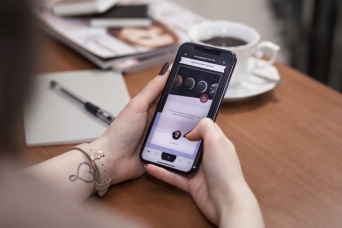 恋愛と相性の悪い「SNS」の世界