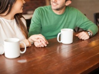 男性の誘いが止まらない？「ネイル」をやめて感じたモテ変化3つ