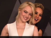 ジェニファー・ローレンス、「美しい」半顔メイクを公開！