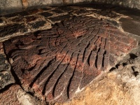 これは見事！アステカ神殿から600年前のイヌワシの彫刻が発見される