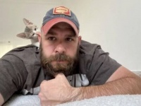 子猫とさらなるヒゲメンのドラマが爆誕？屈強なヒゲメンが子猫2匹のパパになったよ