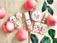 「まかないこすめ」からミッキーマウス＆ミニーマウスデザインアイテム5種が新発売