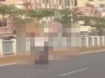中国にて危険すぎるバイクの二人乗りをしている親子が発見された。