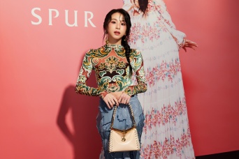 “ETRO x CHAEYOUNG PHOTO GALLERY”　TWICE チェヨン登場！！