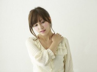 冷え性、肩こり、生理痛に貧血……女性が職場で起こしやすい病気と対策法
