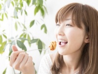 一緒に食べればもっとおいしい！　食事に誘いたくなる女子の特徴