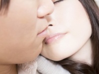 頭の中が真っ白……！　女子が体験した「気持ちいいキス」4パターン