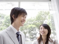 やばっ、今キュンとした！　女性が思わず惚れてしまう職場男性の気使い4つ