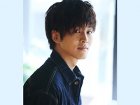 松坂桃李 オフィシャルサイトより