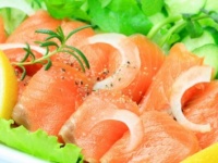 あの魚が若返りに効果大……!?　働く女性が摂っている、アンチエイジング＆美肌に効く食べ物4つ
