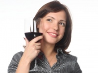 お酒の中で一番美容効果が高い「●●酒」そのパワーと活用術とは？