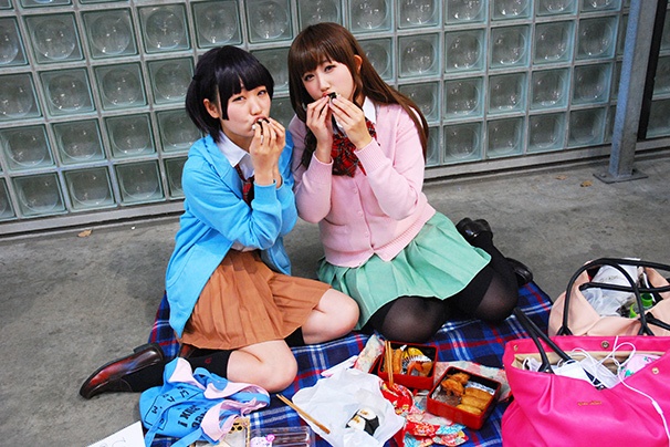 reIMG_3190ニコニコ超会議2015 2日目 コスプレイヤー画像 にゃらさん「幸腹グラフィティ」森野きりん/ぴょあさん「幸腹グラフィティ」町子リョウ