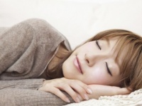 見よう見まねで……？　「キスの仕方」を教えてくれたモノ・5パターン