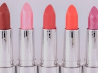 【心理テスト】いつもつけている口紅の色は？　「あなたのモテポイント」