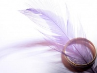 彼氏がいると思われる？　右手薬指に指輪をつける理由