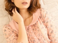 もうかなり一般的になりましたが、人の印象はほとんどが見た目で決まってしまいます。そして実は見た目の印象で大きなウエイトを占めるのがヘアスタイルなんです。生まれ持った外見や、服装、振る舞いなども重要ですが、髪は外見の中でも最も手軽に、時間も費用も手間もかけることなく変えることができます。あまり気にしない方は気がつかないかもしれませんが、その人に似合う素敵なヘアスタイルかどうかで相手に与える印象も、得られる好感も全く変わります。ポイントは男性も女性も流行っているかどうかではなく、自分の魅力を引き出すヘアスタイ