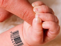 遺伝子操作で健康な赤ちゃんを望んではいけないのか?　shutterstock.com