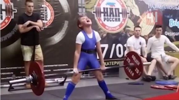 11歳で100kgのデッドリフトに成功したロシアの最強少年