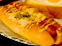パンといえばあま～い菓子パン？　それともガッツリ食べれる惣菜パン？　働く女性が支持したのは……