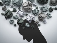 社会不安レベルの高い人は、他人の嫌そうな顔に過敏に反応してしまう（イスラエル研究）