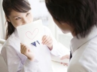 好きになっちゃった！　「自分から告白する女子」はわずか〇割！