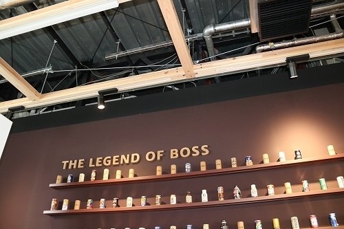 記者らが通された「クラフトマンズルーム」には歴代の「BOSS」がズラリ