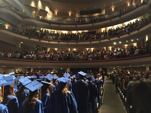 graduation-2394130_640_e