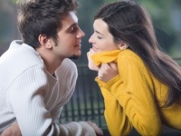 ダメ、近寄らないで！　女子がタバコを吸ったあとの彼とキスしたくない3つの理由！