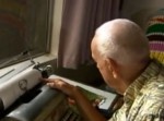 脳性麻痺で筆がとれなくても…。タイピングで描かれたアートに見とれる