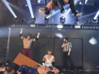 大盛り上がりだった路上プロレスでのタッグ王座防衛戦