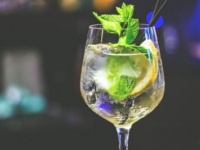 今夜はあえて「ひとり飲み」。夜の時間を楽しむコツ