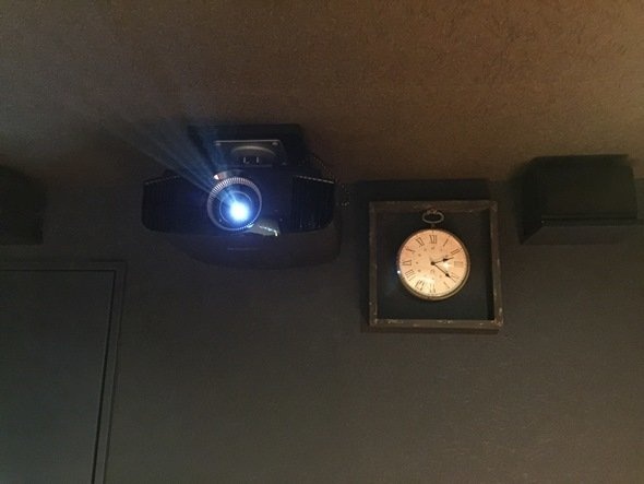 映像機材は、4Kプロジェクター。音響システムは「ドルビーアトモス」(画像提供:有限会社ならがよい)