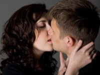 彼氏に秘密がデキチャッタ……。女子が彼氏以外の男性とキスしたくなった理由5つ！
