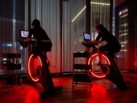 なにこれ、最高じゃん。運動嫌いでも行きたくなるSIXPADの「新感覚トレーニング」スポット