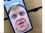 面白いけどタチ悪い！笑　サンプル用スマホのロック画面が変顔で埋め尽くされる。