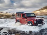 ランドローバー・ディフェンダー、生産終了後も90/110をベースにV8エンジンコンバージョンモデルが次々と登場！メーカーからも限定再生産モデル発表！