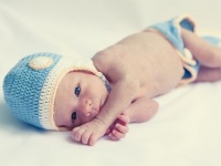 生まれたての赤ちゃんは毛むくじゃらってホント？