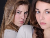 もはや2時間サスペンスドラマの域！　女の嫉妬と男の嫉妬、どちらが怖い？⇒「68.9％：〇の嫉妬」