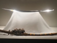 国宝・太刀　銘　包永　附：菊桐紋糸巻太刀拵