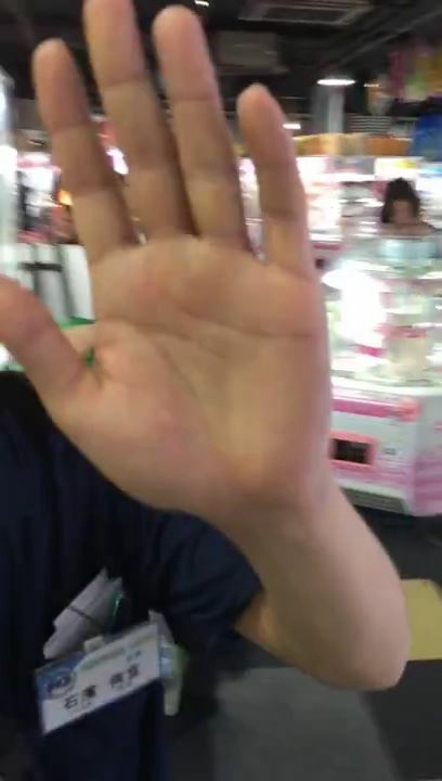 店員を無断撮影